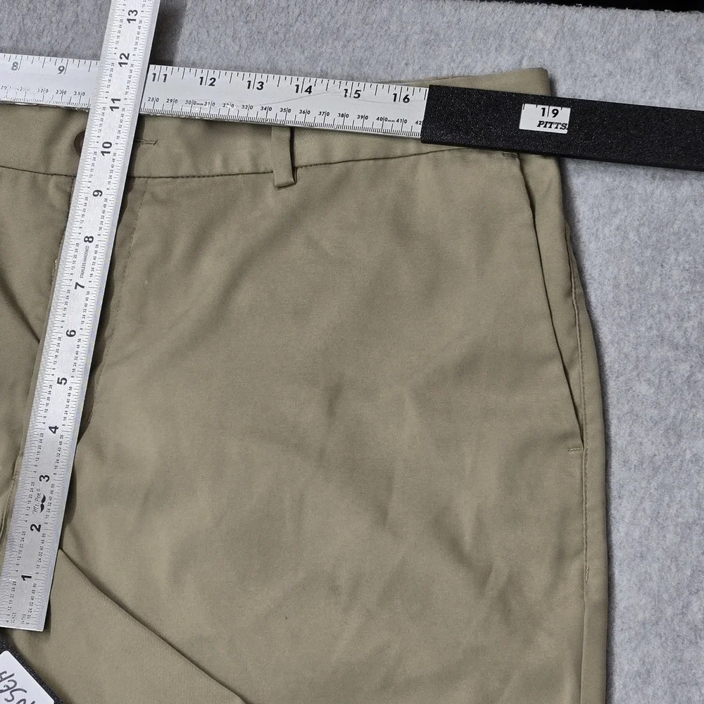 Nike‎ Men Shorts 36 Khaki Embroidered Chino Dri-Fit Golf Logo Standard
